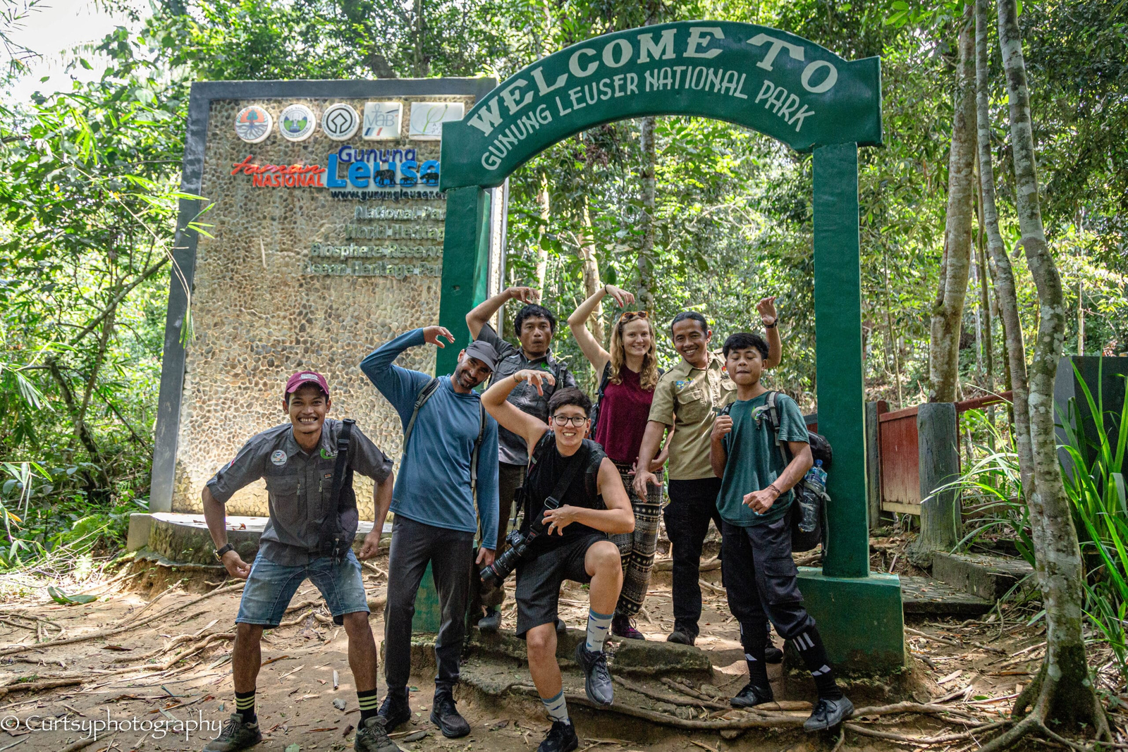Bukit Lawang Travel local team and guests