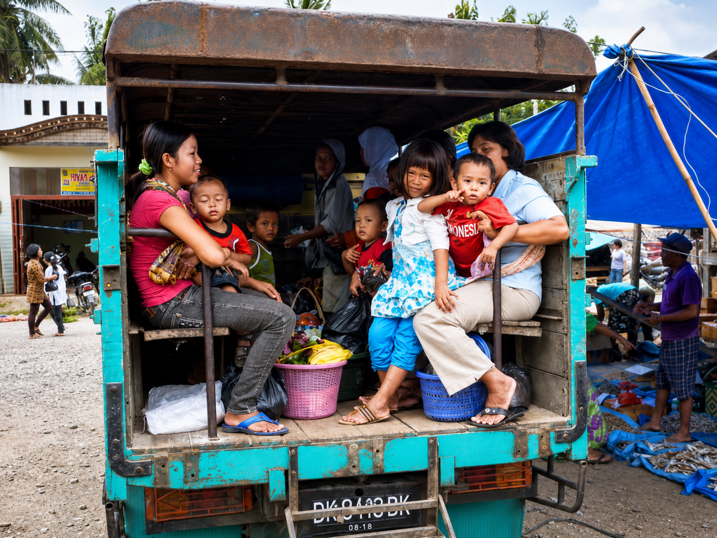 People and community life in Bukit Lawang